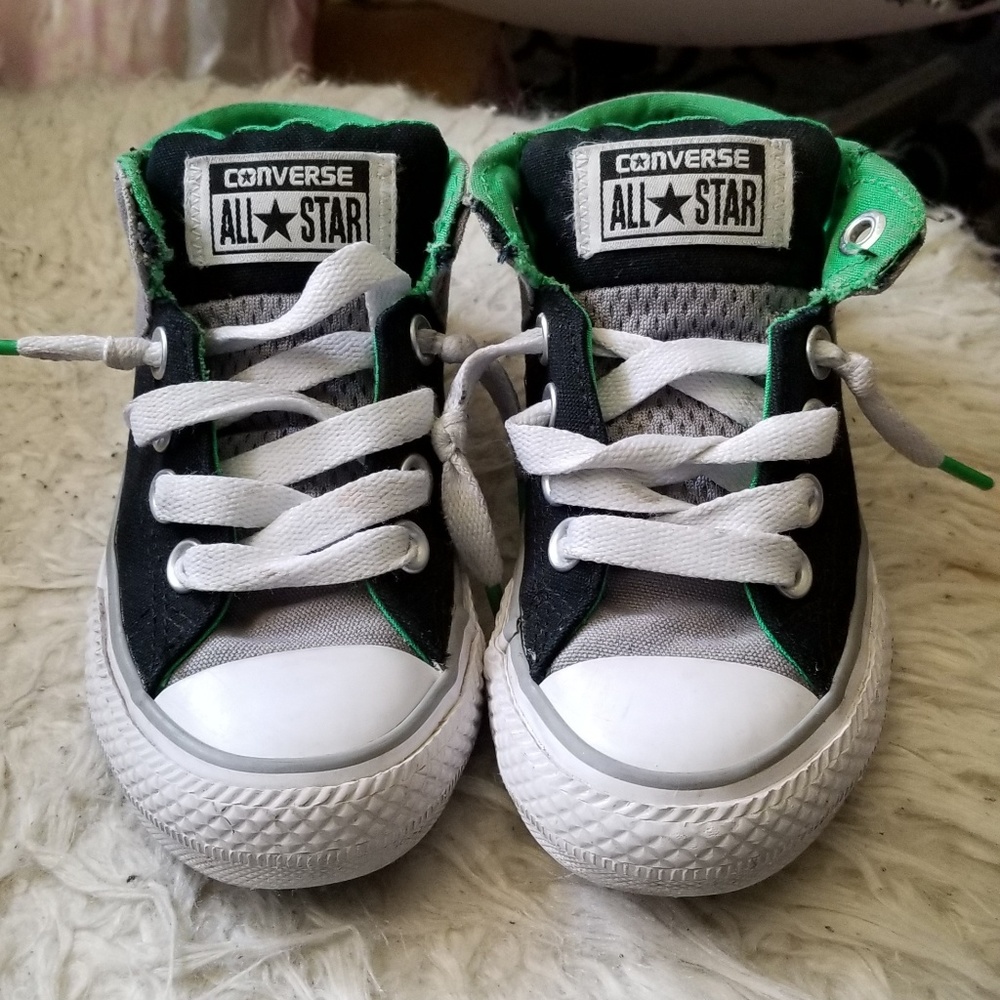 Kids converse